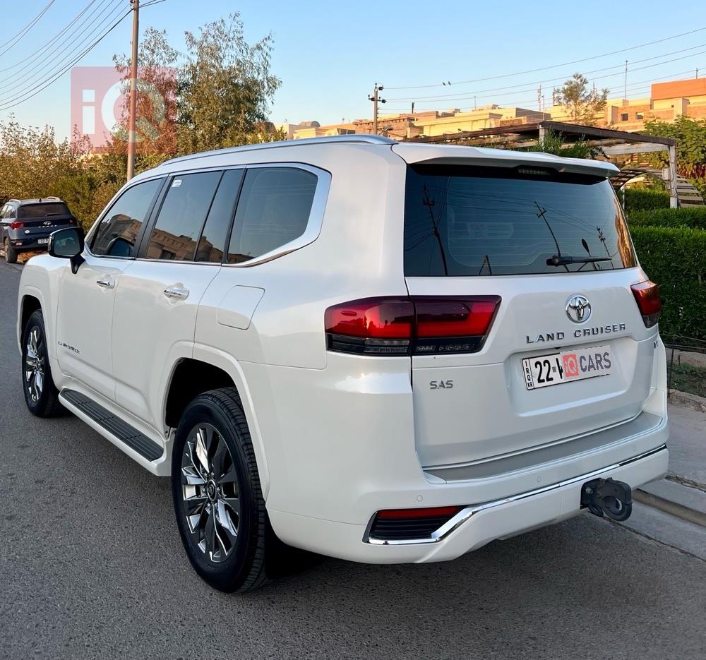 تۆیۆتا لاند کروزەر